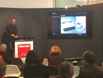 Hannes Bäuerle, proprietor of the materials agency raumPROBE, was so taken with the ONE DESIGN Box that he integrated it into his presentation at interzum.