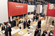 „Meet us at DOMOTEX“: Das diesjährige Messe-Motto der SWISS KRONO GROUP war Programm | © 2012 Kronoply GmbH „Meet us at DOMOTEX“: Das diesjährige Messe-Motto der SWISS KRONO GROUP war Programm